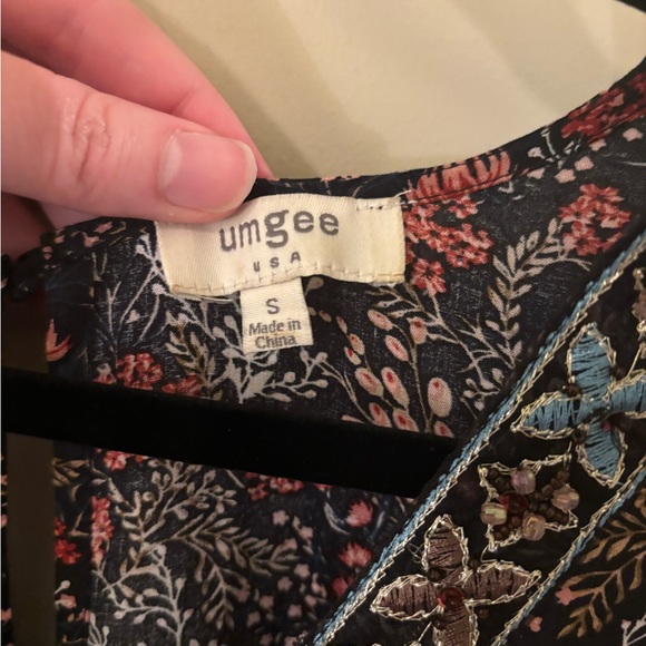 Umgee Floral Blouse with Bell Sleeves Small - Boho, Cottagecore, feminine - Picture 8 of 9